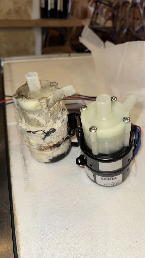 Remplacement d’une pompe de relevage sur machine à glaçon